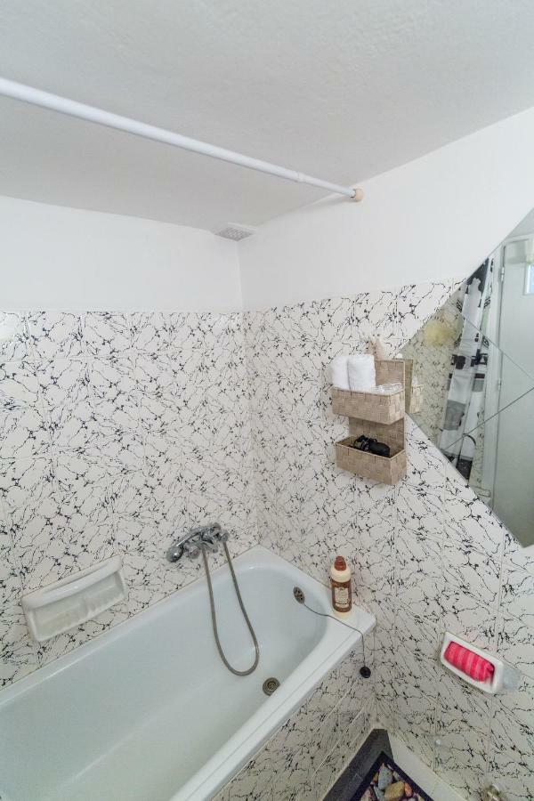 Apartament Vip Greece Petros Ateny Zewnętrze zdjęcie